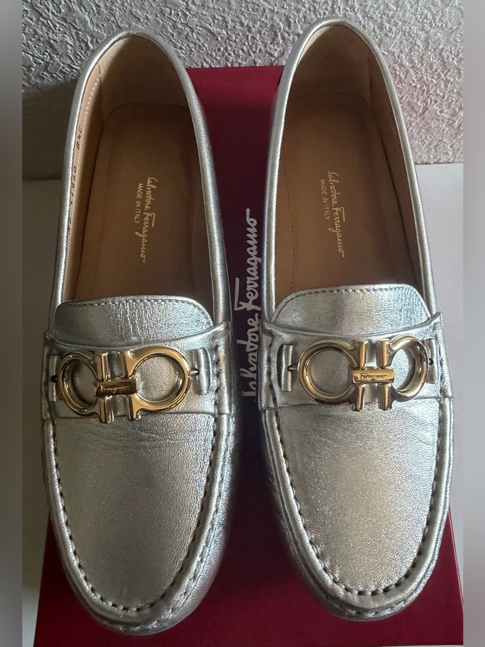 NIB Salvatore Ferragamo BERRA Silver Leather Shoes